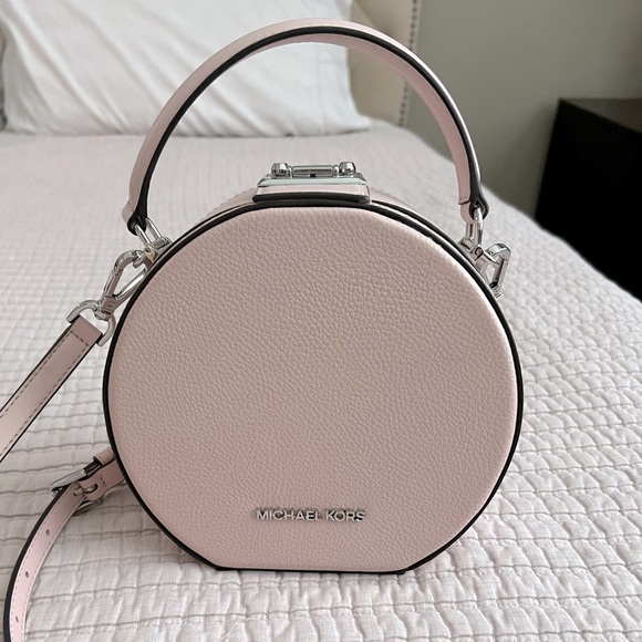 Michael Kora Serena Small Pebbled Leather Crossbody Bag In Powder Blush - Picture 1 of 7